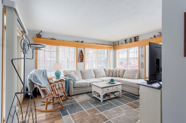 1520 Hunter Hill Road, Hudson, WI 54016