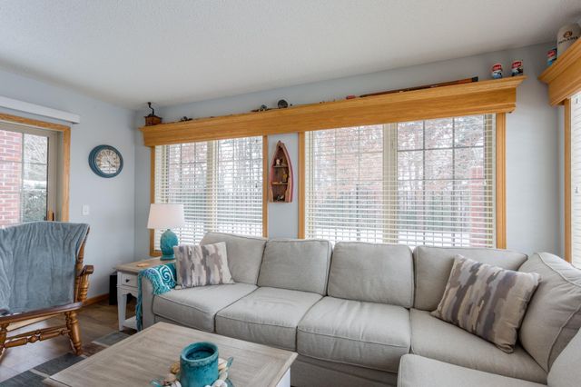 1520 Hunter Hill Road, Hudson, WI 54016