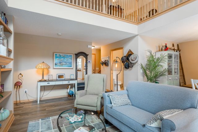 1520 Hunter Hill Road, Hudson, WI 54016