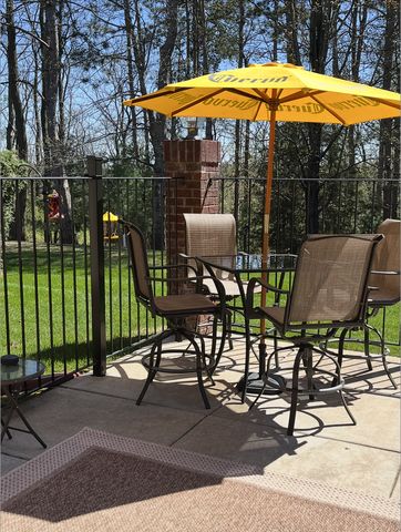 1520 Hunter Hill Road, Hudson, WI 54016