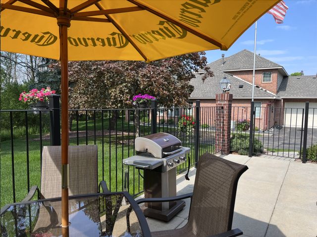 1520 Hunter Hill Road, Hudson, WI 54016