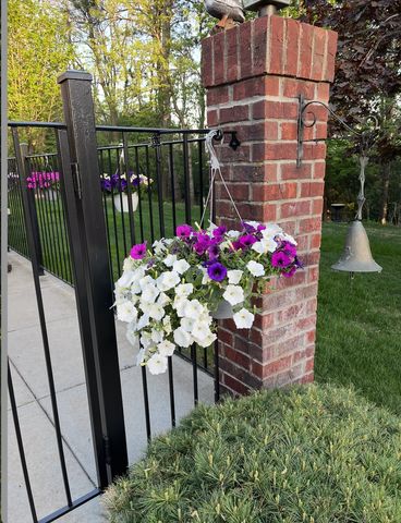 1520 Hunter Hill Road, Hudson, WI 54016