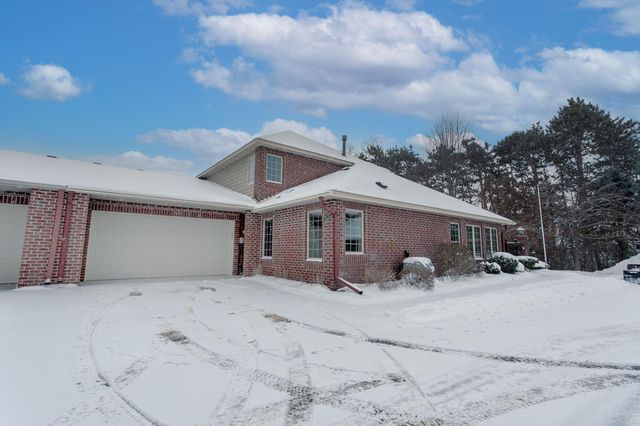 1520 Hunter Hill Road, Hudson, WI 54016