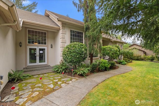 121 E Sterling Dr, Allyn, WA 98524