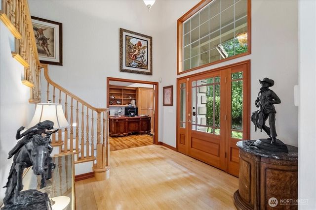 121 E Sterling Dr, Allyn, WA 98524