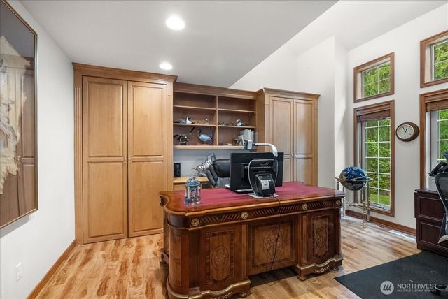 121 E Sterling Dr, Allyn, WA 98524