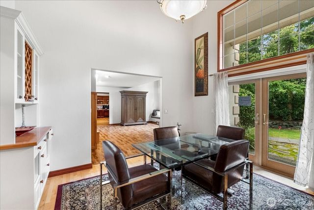 121 E Sterling Dr, Allyn, WA 98524
