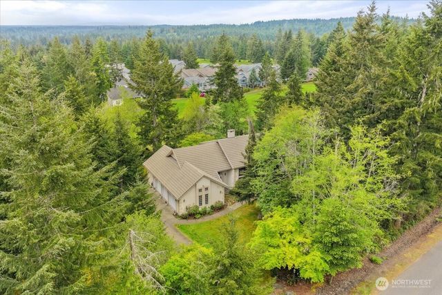 121 E Sterling Dr, Allyn, WA 98524