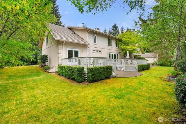 121 E Sterling Dr, Allyn, WA 98524