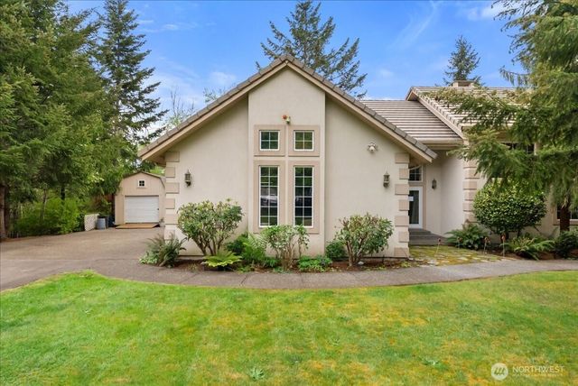 121 E Sterling Dr, Allyn, WA 98524