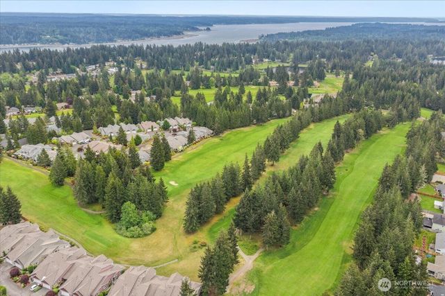121 E Sterling Dr, Allyn, WA 98524