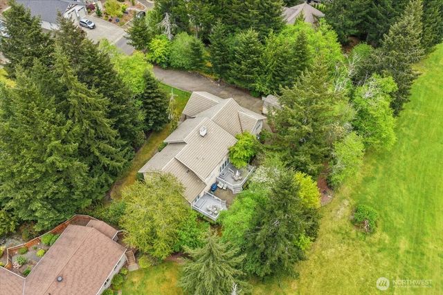 121 E Sterling Dr, Allyn, WA 98524