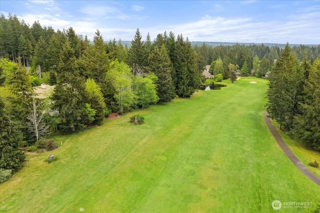 121 E Sterling Dr, Allyn, WA 98524