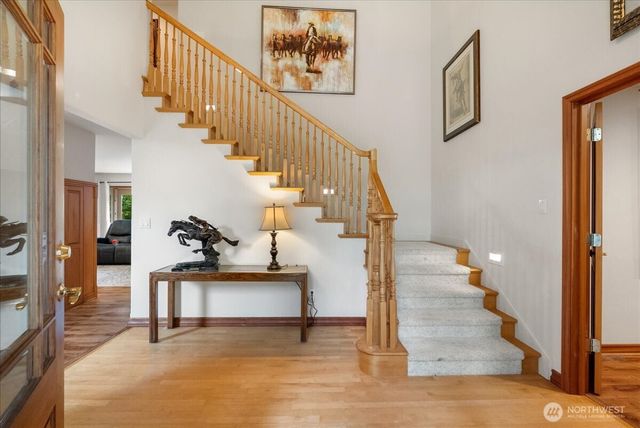 121 E Sterling Dr, Allyn, WA 98524