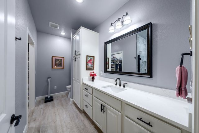 1703 N Valencia Dr, Kerrville, TX 78028