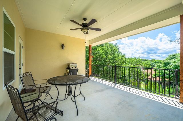 1703 N Valencia Dr, Kerrville, TX 78028