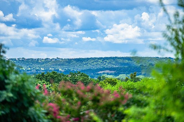 1703 N Valencia Dr, Kerrville, TX 78028