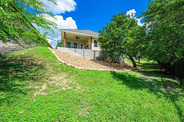 1703 N Valencia Dr, Kerrville, TX 78028