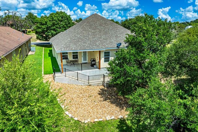 1703 N Valencia Dr, Kerrville, TX 78028