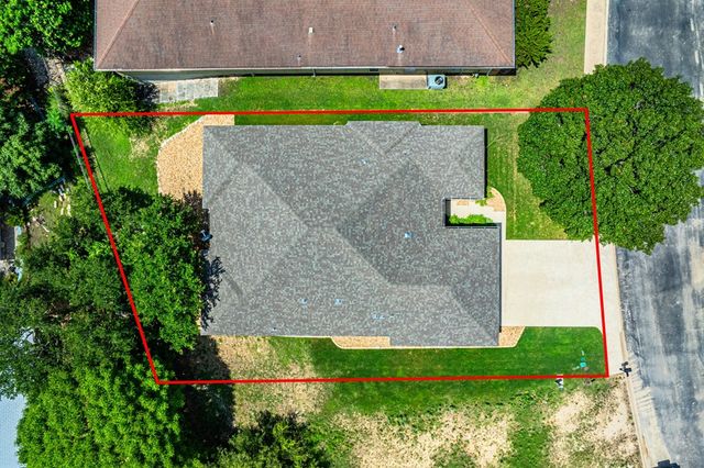 1703 N Valencia Dr, Kerrville, TX 78028
