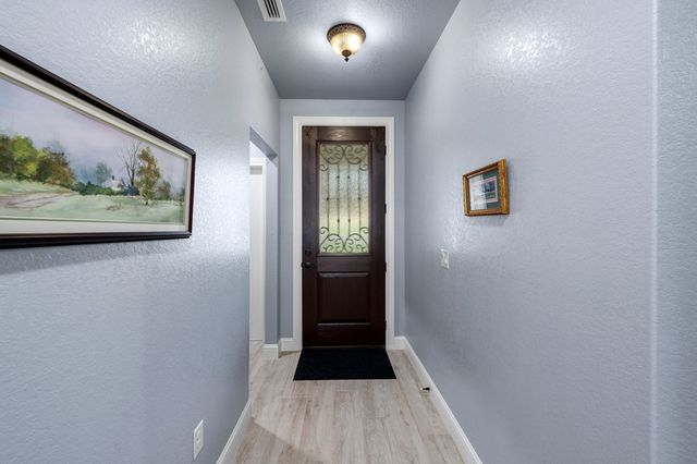 1703 N Valencia Dr, Kerrville, TX 78028