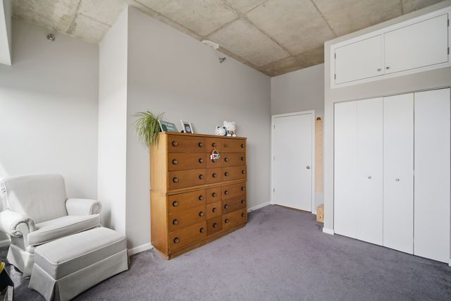1122 W CATALPA Avenue 910, Chicago, IL 60640