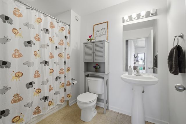 1122 W CATALPA Avenue 910, Chicago, IL 60640