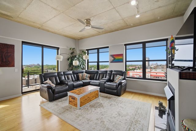 1122 W CATALPA Avenue 910, Chicago, IL 60640