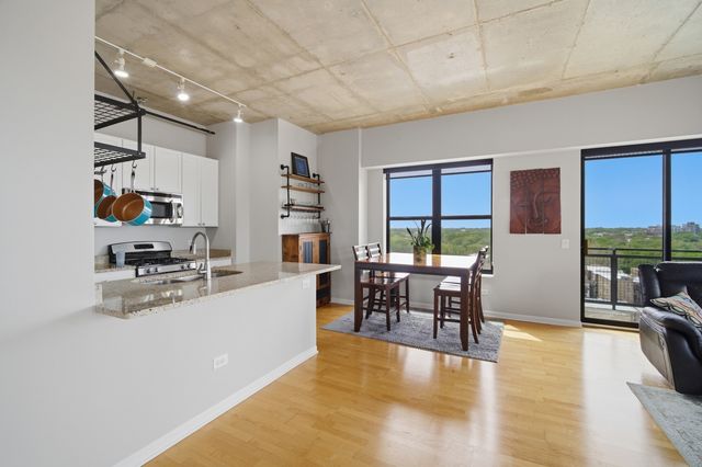 1122 W CATALPA Avenue 910, Chicago, IL 60640