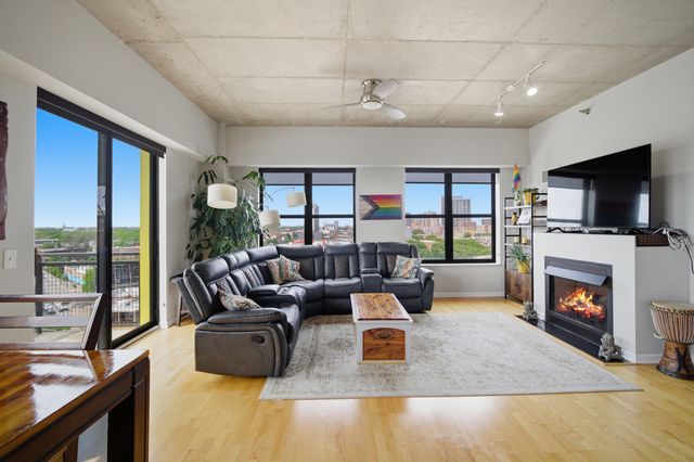 1122 W CATALPA Avenue 910, Chicago, IL 60640