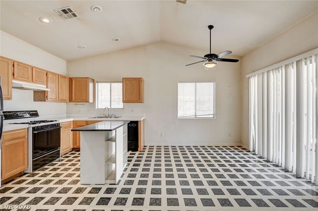 4822 Hunters Run Drive, North Las Vegas, NV 89031