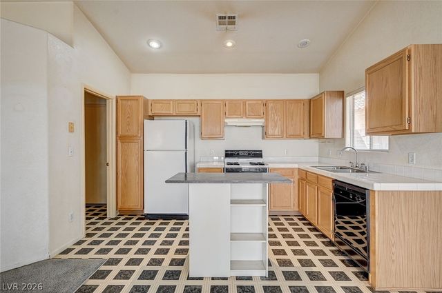 4822 Hunters Run Drive, North Las Vegas, NV 89031