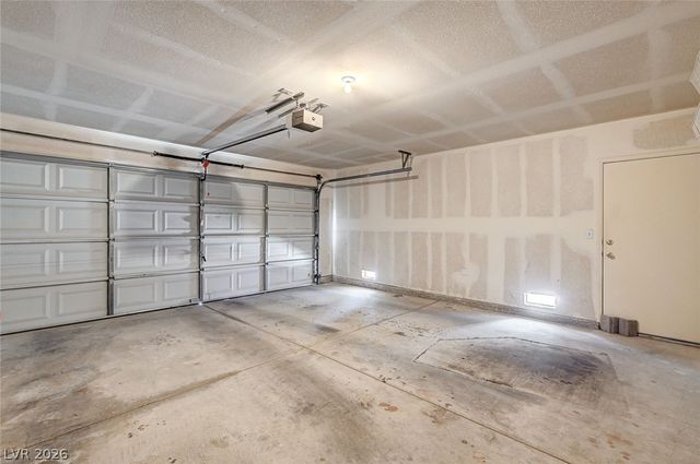 4822 Hunters Run Drive, North Las Vegas, NV 89031