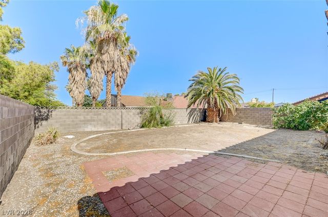 4822 Hunters Run Drive, North Las Vegas, NV 89031