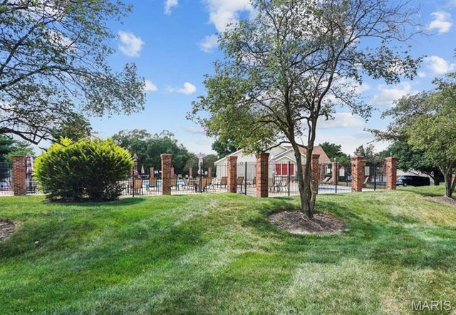 2054 Krause Hill Place Place, Florissant, MO 63031