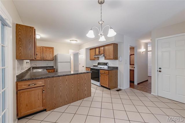 2054 Krause Hill Place Place, Florissant, MO 63031