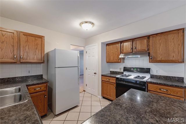 2054 Krause Hill Place Place, Florissant, MO 63031
