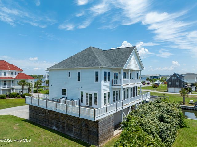 306 Marina Way, N Topsail Beach, NC 28460