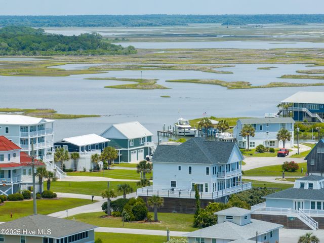 306 Marina Way, N Topsail Beach, NC 28460
