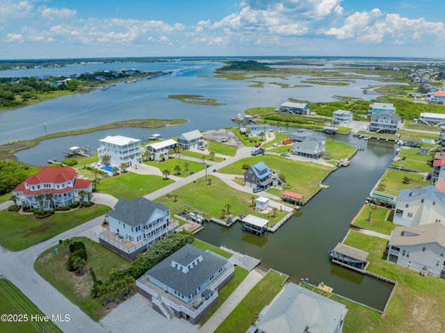 306 Marina Way, N Topsail Beach, NC 28460