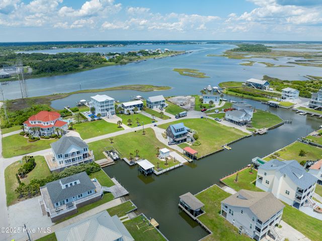 306 Marina Way, N Topsail Beach, NC 28460