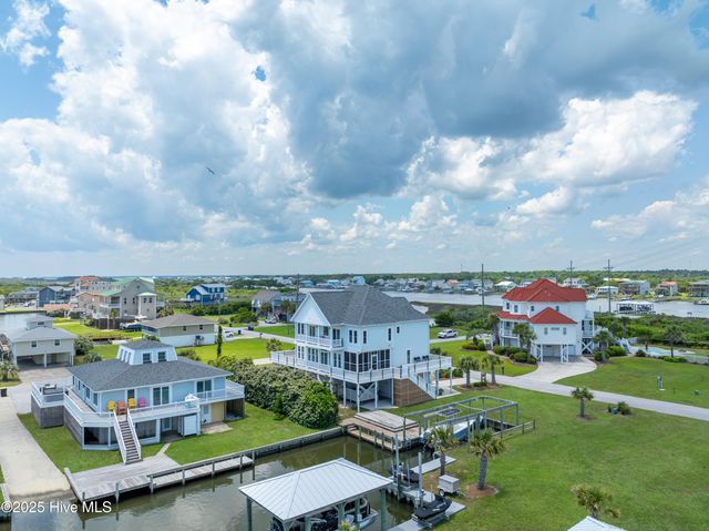 306 Marina Way, N Topsail Beach, NC 28460