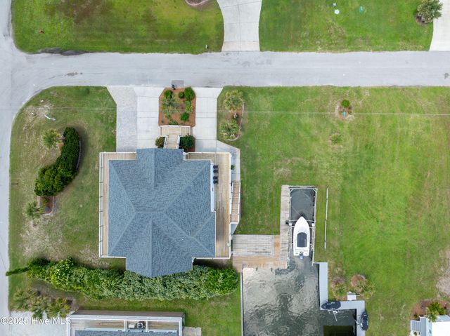 306 Marina Way, N Topsail Beach, NC 28460