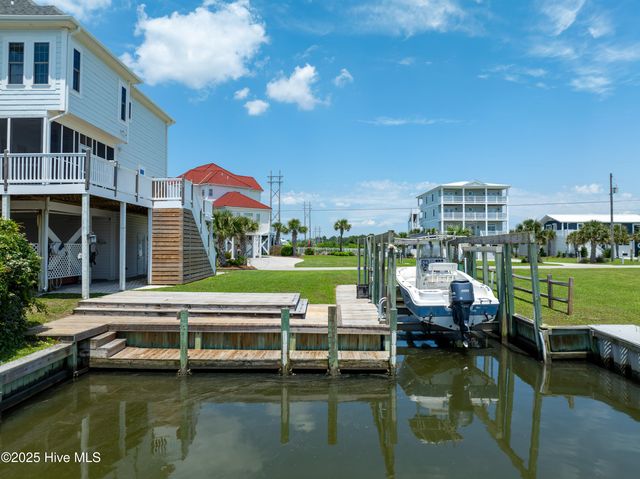 306 Marina Way, N Topsail Beach, NC 28460