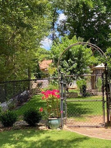 635 Cranberry Trail, Roswell, GA 30076