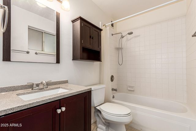 8450 E INDIANOLA Avenue, Scottsdale, AZ 85251