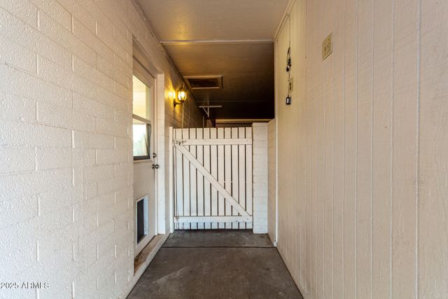 8450 E INDIANOLA Avenue, Scottsdale, AZ 85251