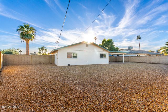 8450 E INDIANOLA Avenue, Scottsdale, AZ 85251