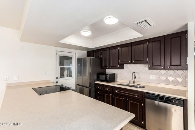 8450 E INDIANOLA Avenue, Scottsdale, AZ 85251