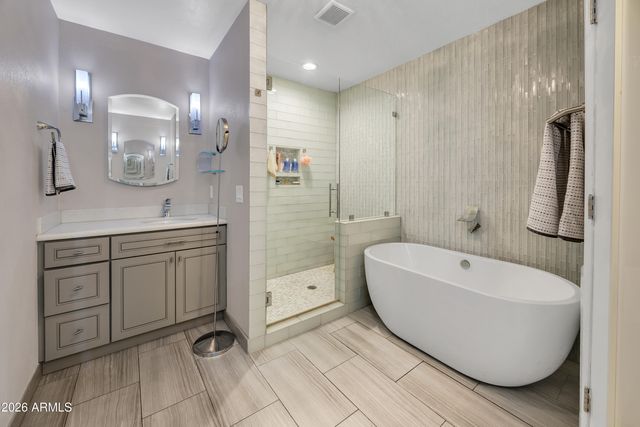 960 W KNOWLES Circle, Mesa, AZ 85210